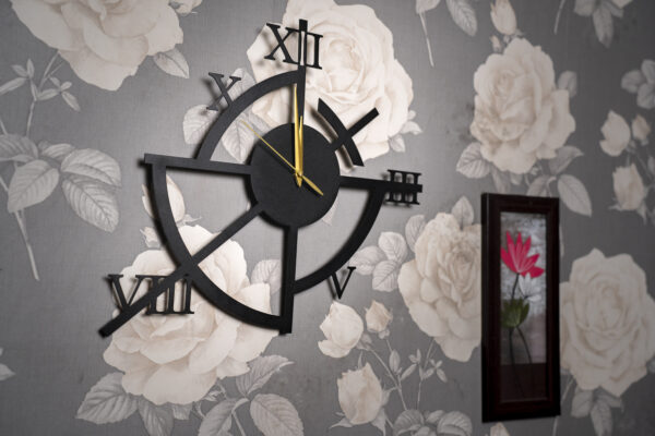 Wallcentre's Compass Unique Metal Wall Clock (Black, 1.5X1.5 ft)